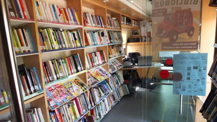 biblio bus Paracuellos septiembre 25